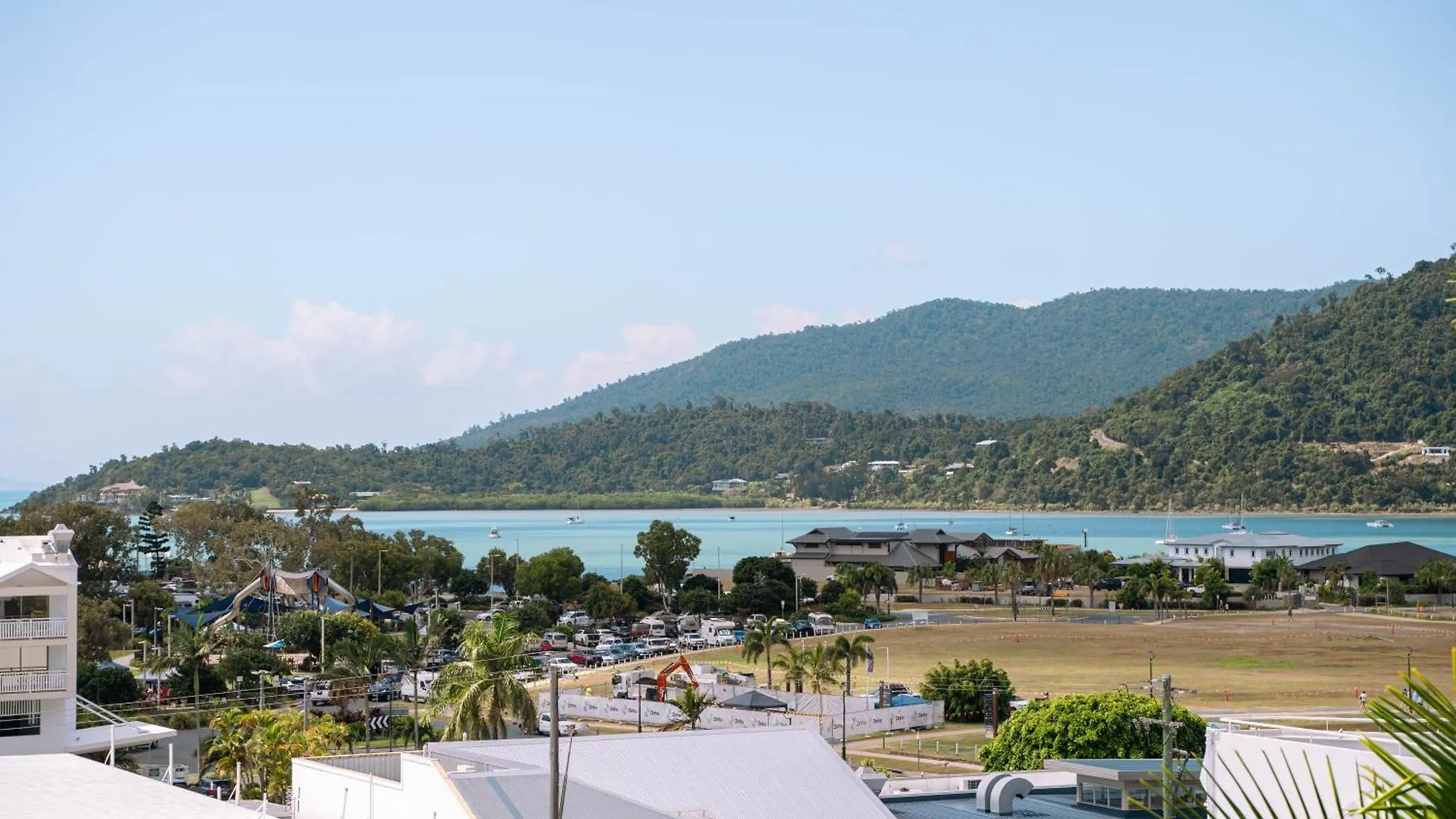 Studio Apartment, Centre Of Airlie With Sea Views Airlie Beach 0*,  Australia